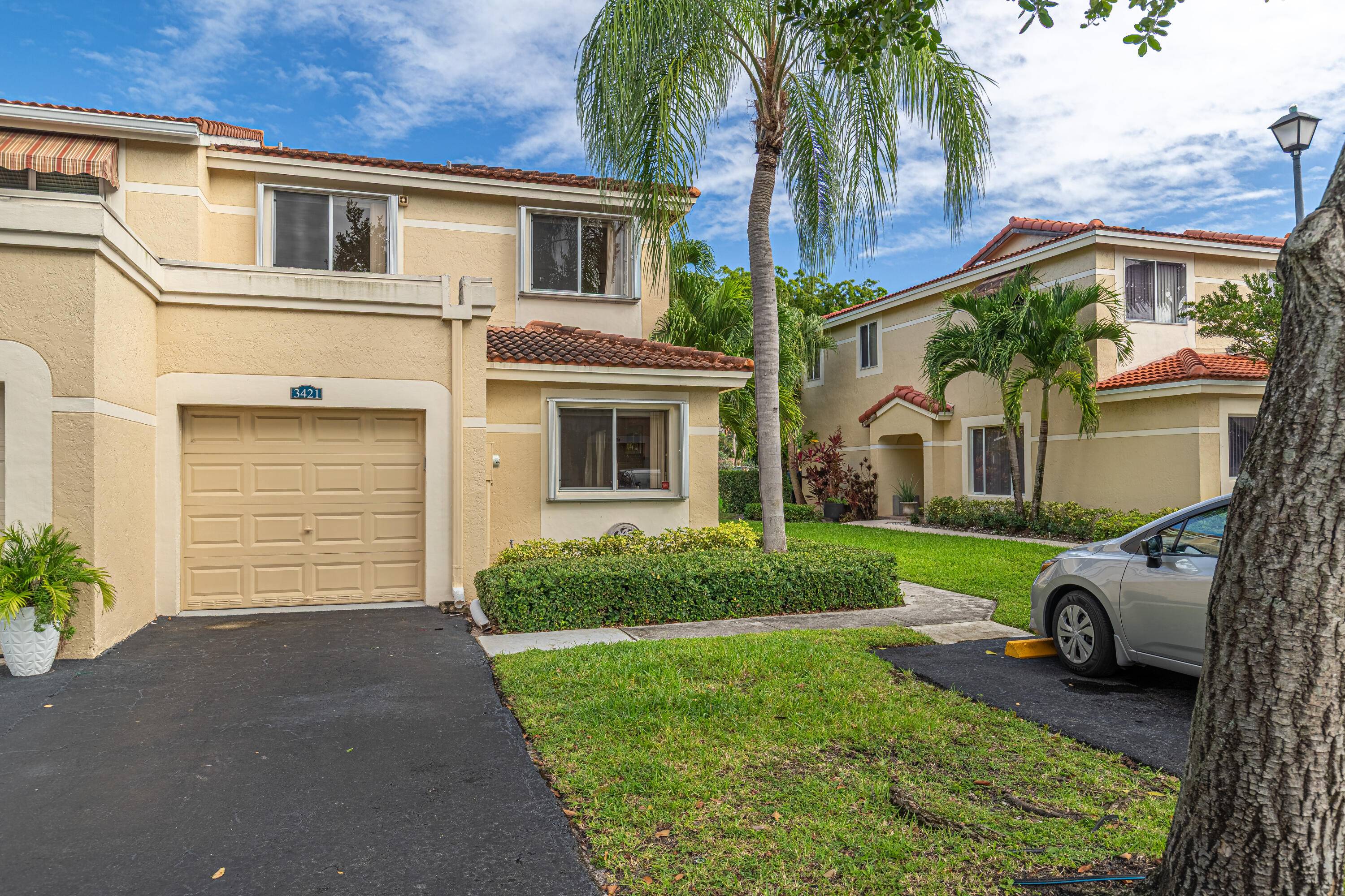 Beautiful Townhome in Desirable Deer Creek Golf Community No Mandatory Membership !