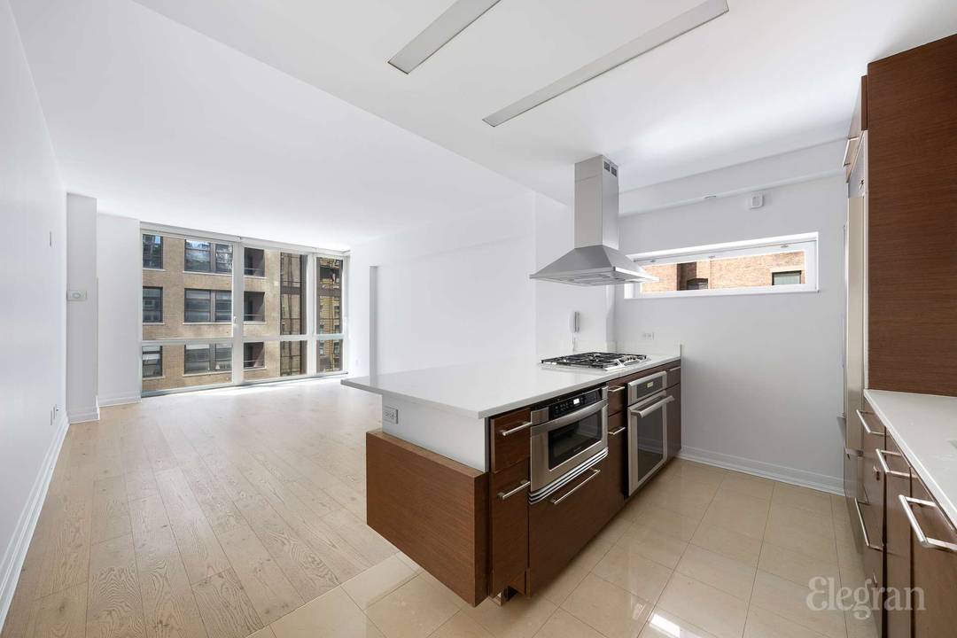 This stunning 2 bedroom, 2 bathroom residence at 39 East 29th Street is one you don t want to miss !