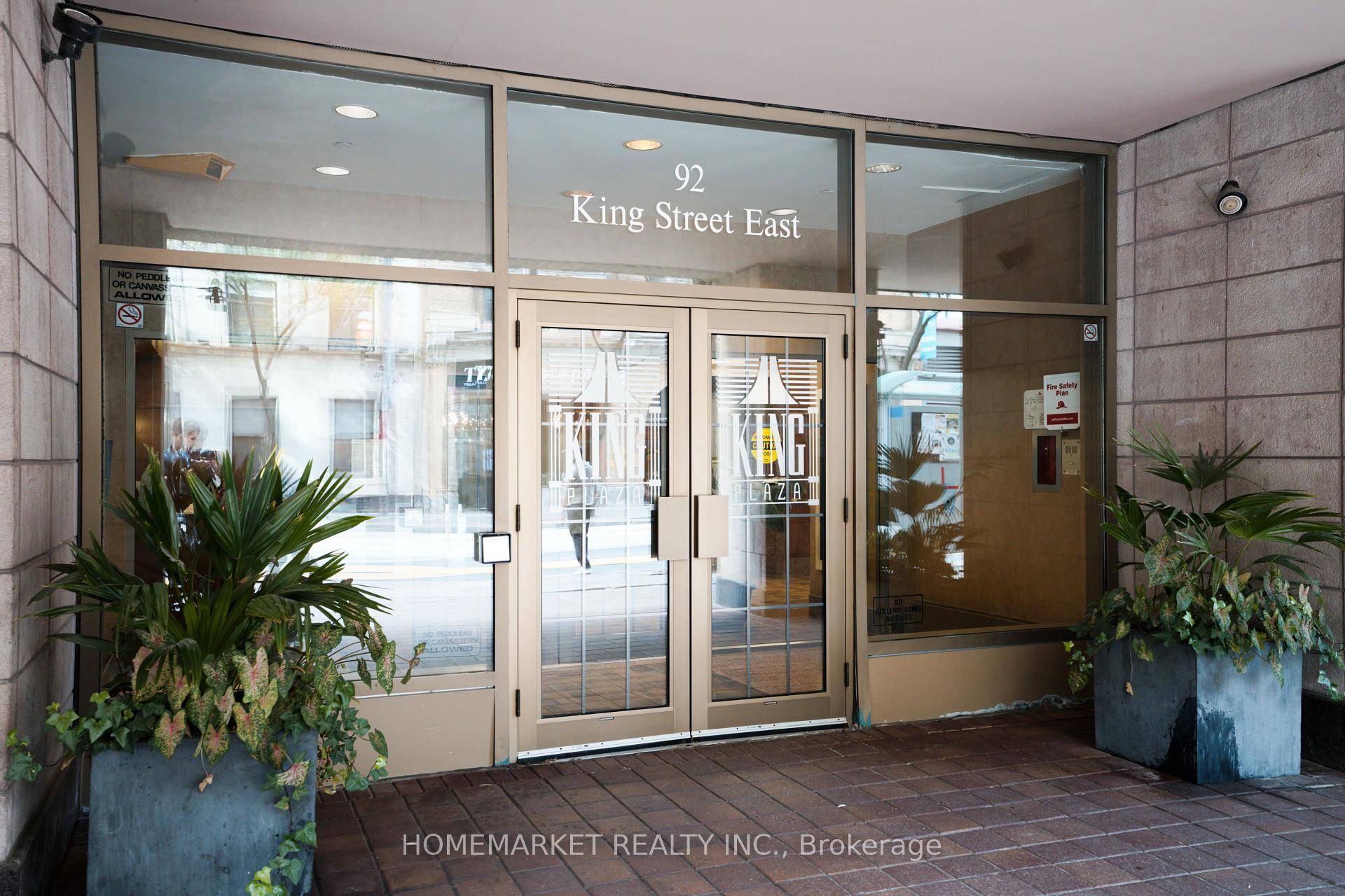 A Rare Corner Gem in King Plaza Discover a rare opportunity to own one of the most coveted corner suites at King Plaza, offering sweeping, unobstructed views of St.