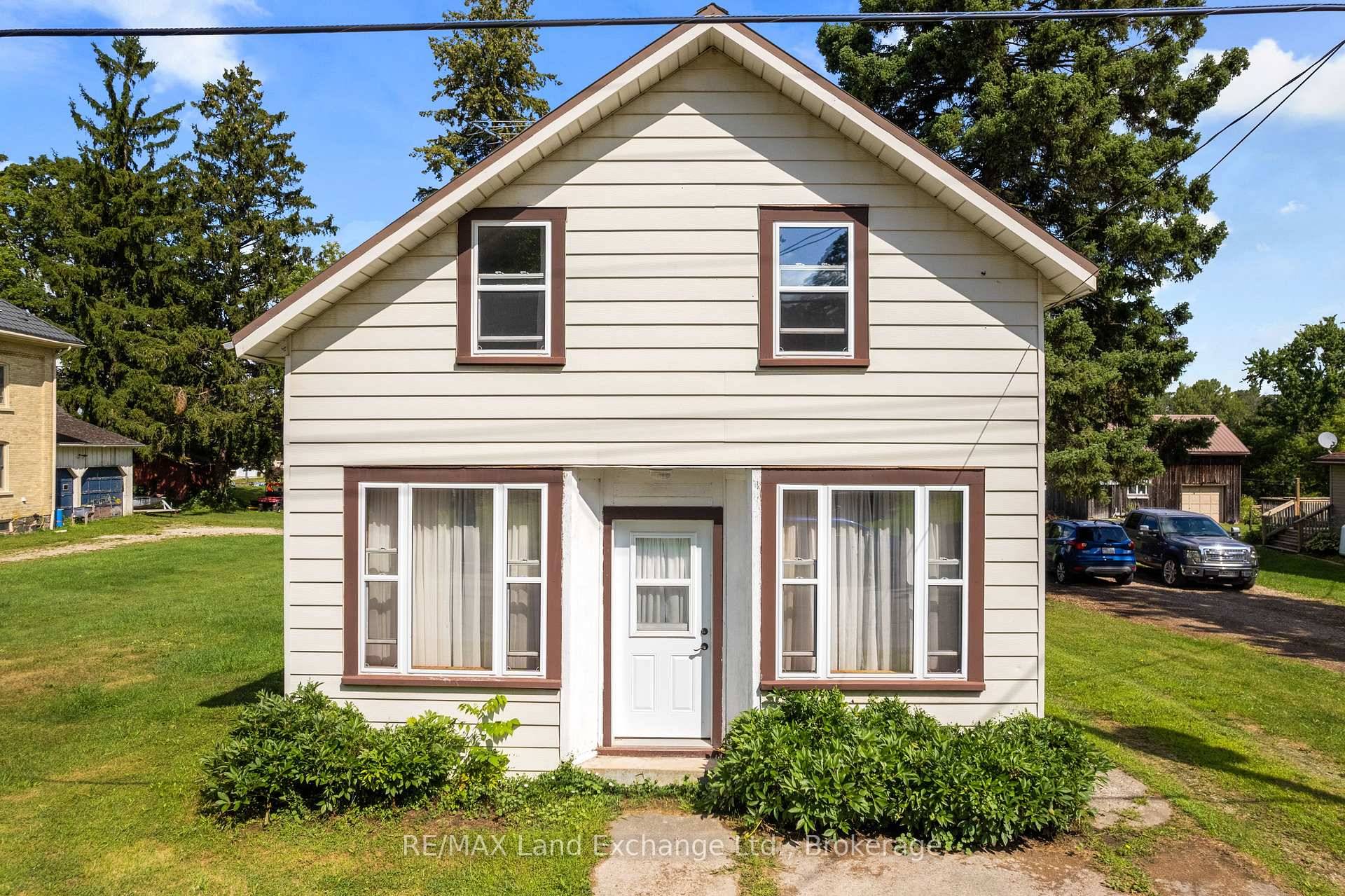 Spacious 4 Bedroom Home on Large Lot in Chepstow Affordable opportunity to own a 4 bedroom, 1.