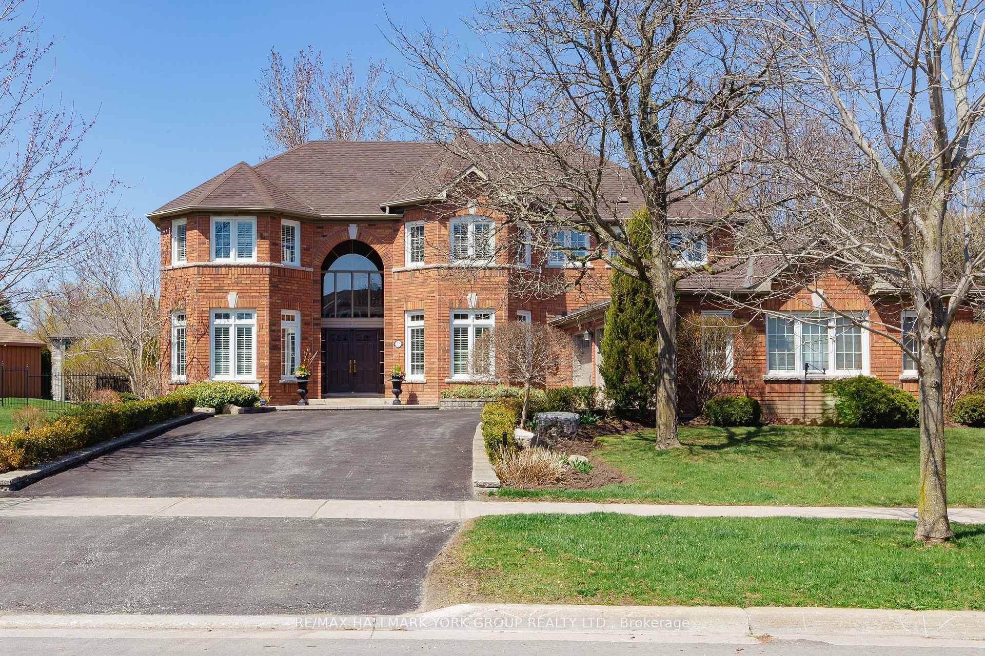 Nestled in Cachet Woods, one of Unionville's most prestigious neighbourhoods, this exceptional residence offers luxury and tranquility with 5, 000 sq ft of living space.