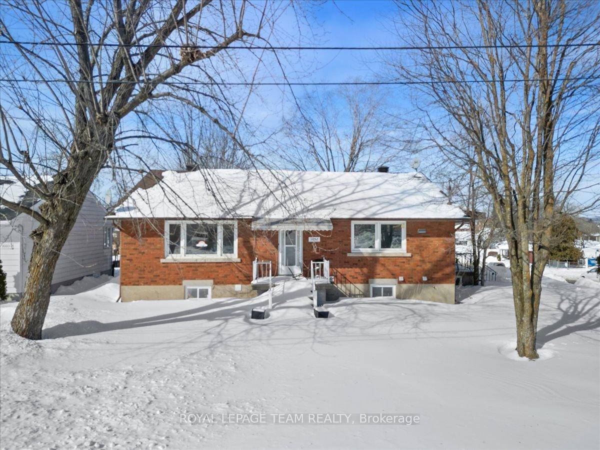 Welcome to 1652 Chene Street, a well maintained 4 bedroom, 2 bathroom upper unit in a legal duplex for rent.