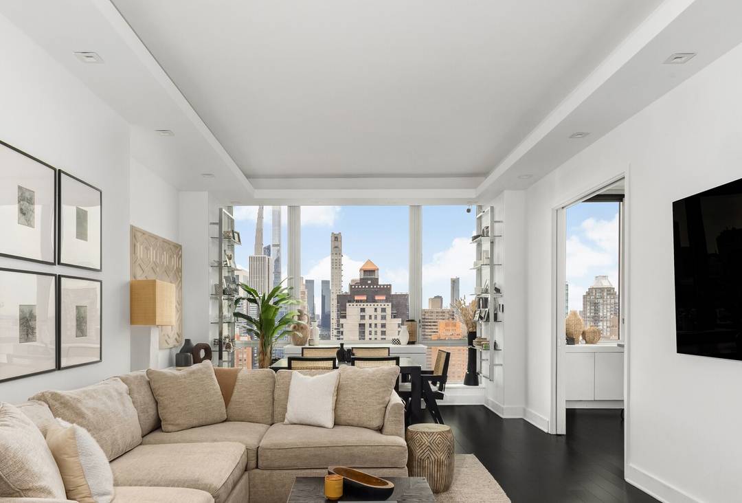 Through 10 foot walls of glass, the city stretches before you from One World Trade Center to Central Park and the George Washington Bridge.