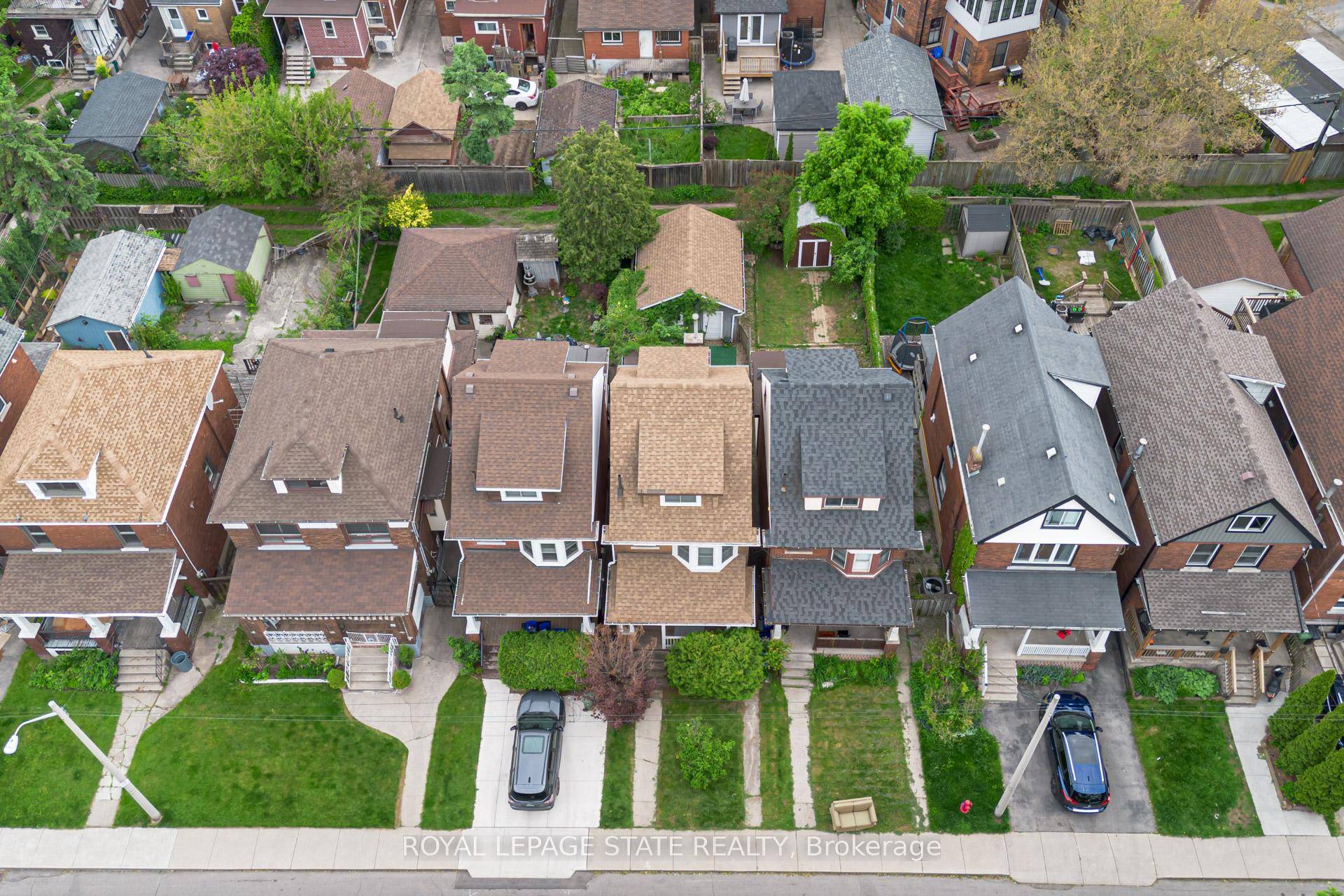 This charming 2. 5 storey home is perfectly situated in the heart of Central Hamilton, just steps from the vibrant beauty of Gage Park.
