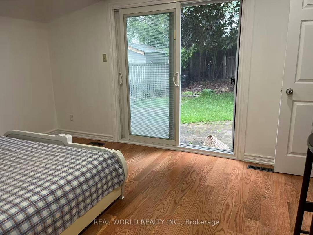 A very spacious Furnished bedroom on the ground floor, One parking on the driving way is included, Bayview Royal Orchard, New hardwood floor, sliding door to the back yard, Separate ...