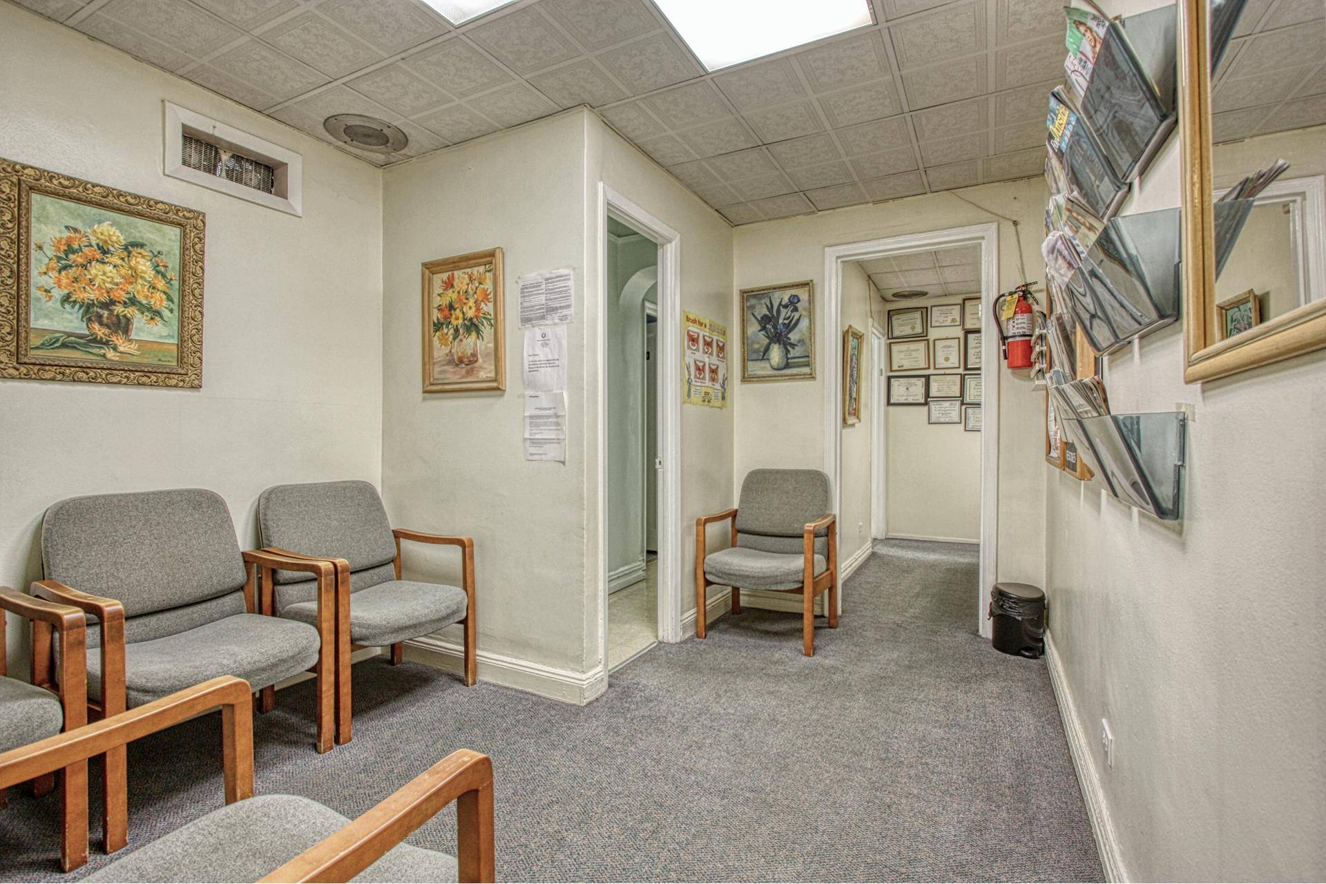 Make this 836 Sq Ft spacious 2 bedroom 1 bathroom apartment your new home in Forest Hills !