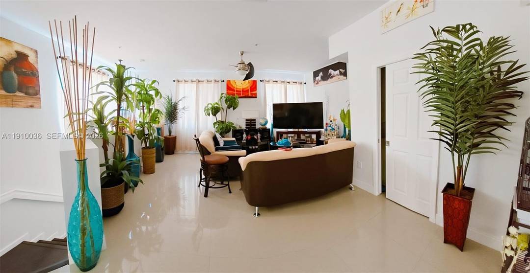 Don t miss this meticulously maintained and spacious 3 bedroom, 2.