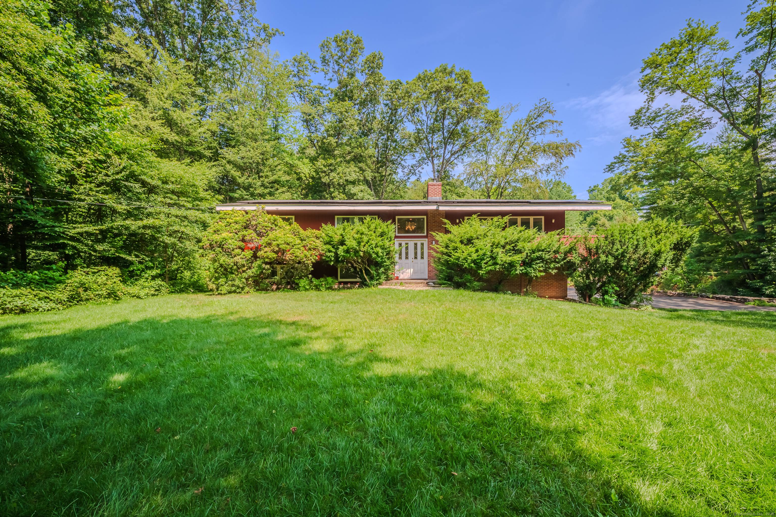 Spacious 2, 332 SF Contemporary set on 1.