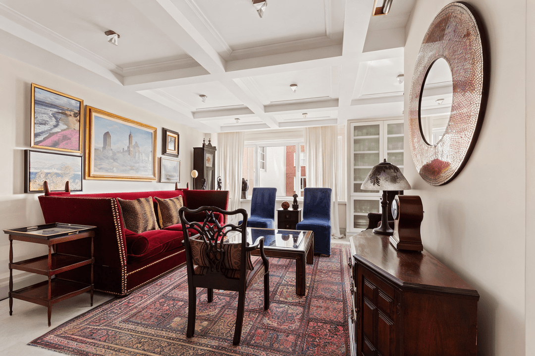 Spacious 3 Bedroom, 3 Bath Home Near Central Park Don't miss this wonderful opportunity to live in an unusually 'loft like' spacious 3 bedroom, 3 bath home with a gracious, ...