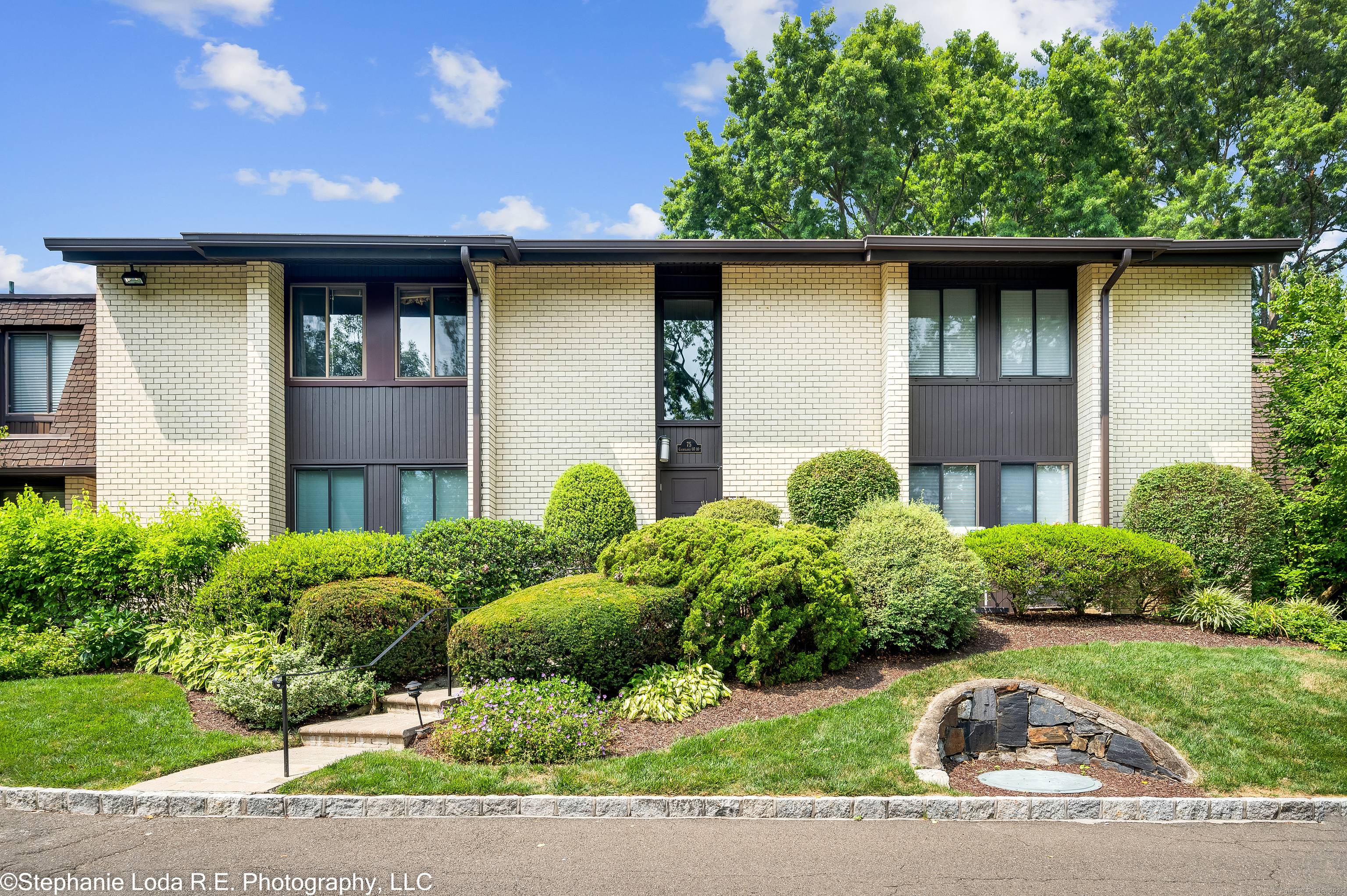 Live in the heart of Stamford's sought after Heywood Heights !
