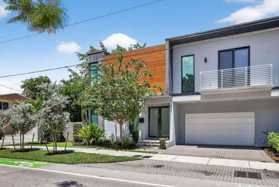 Experience the ultimate blend of style, sophistication, and downtown convenience in this sexy and chic modern townhome just steps from Las Olas.