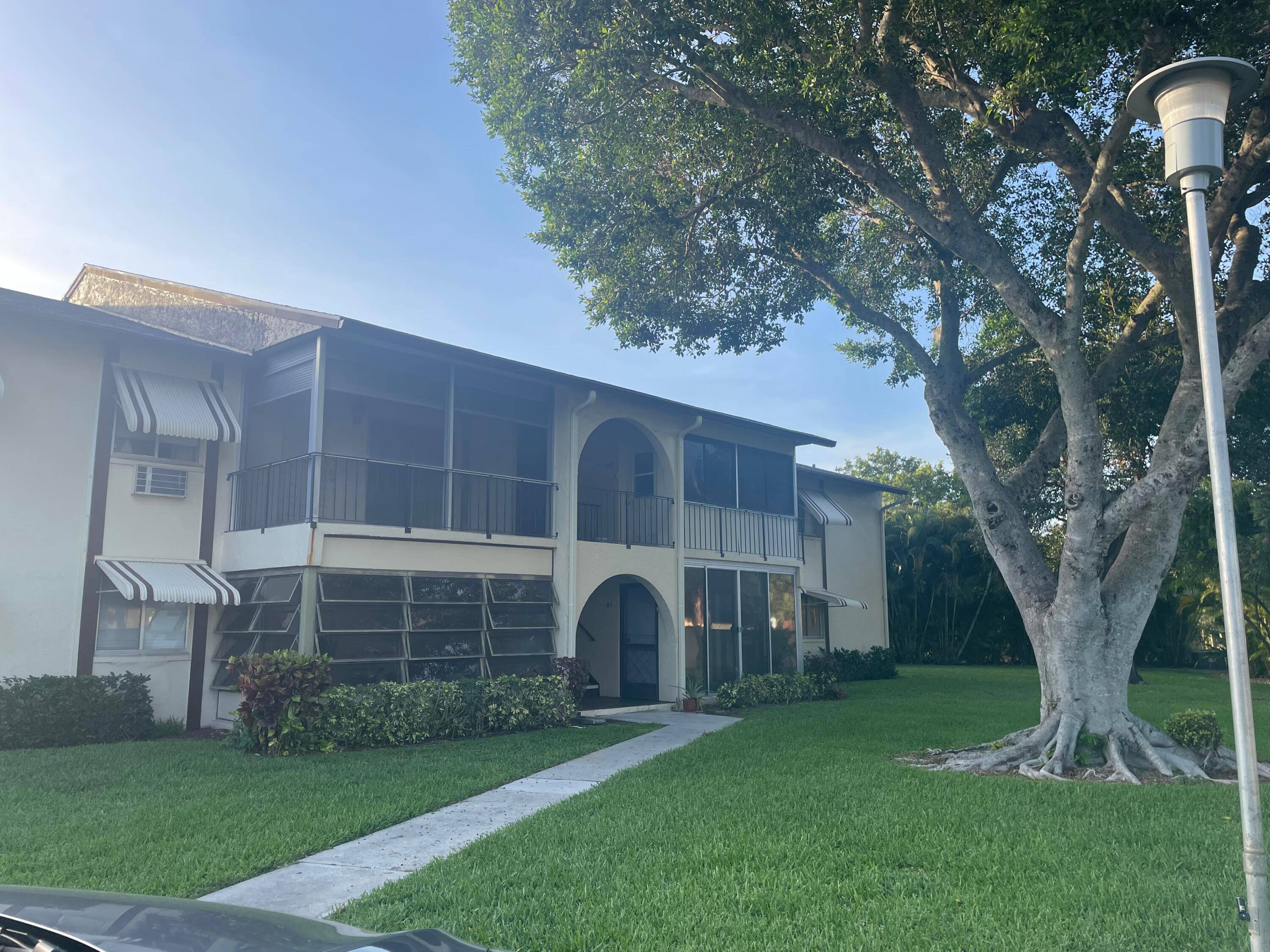 Beautiful 1st floor condo with 2 bedrooms and 1 1 2 bathrooms, located in a peaceful 55 community La Pinata in Green acres.