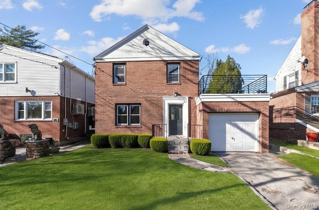 FULLY RENOVATED amp ; MOVE IN READY !