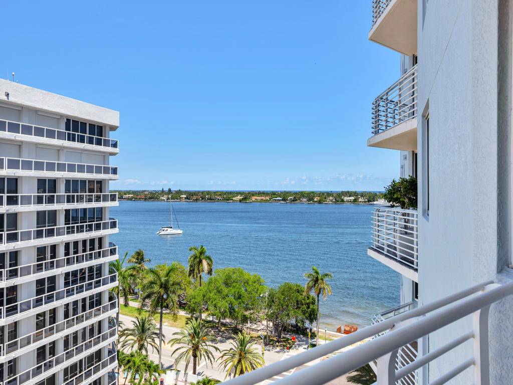 Great furnished annual rental for 4000 per month.