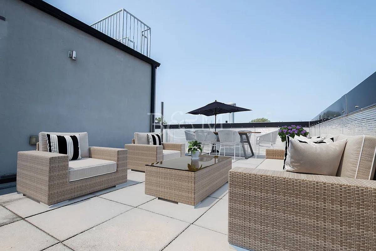 Modern 2 Bedroom Apartment with Private Roof Parcel and Laundry in Unit THE BUILDING 7 condo style rentals are available in this brand new development, offering modern finishes including recessed ...