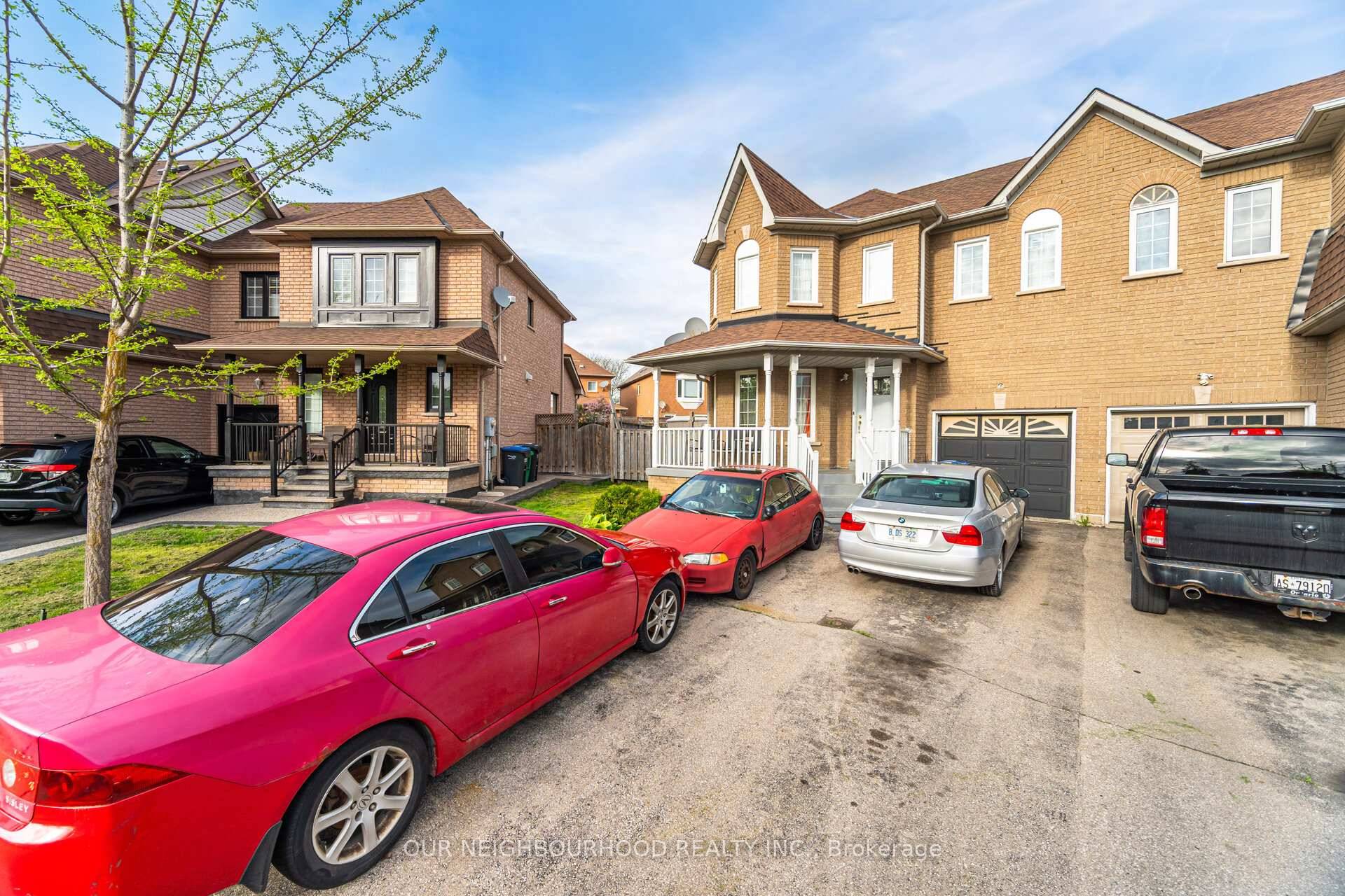Nestled in a sought after areas of Brampton, walking distance to the Hospital.