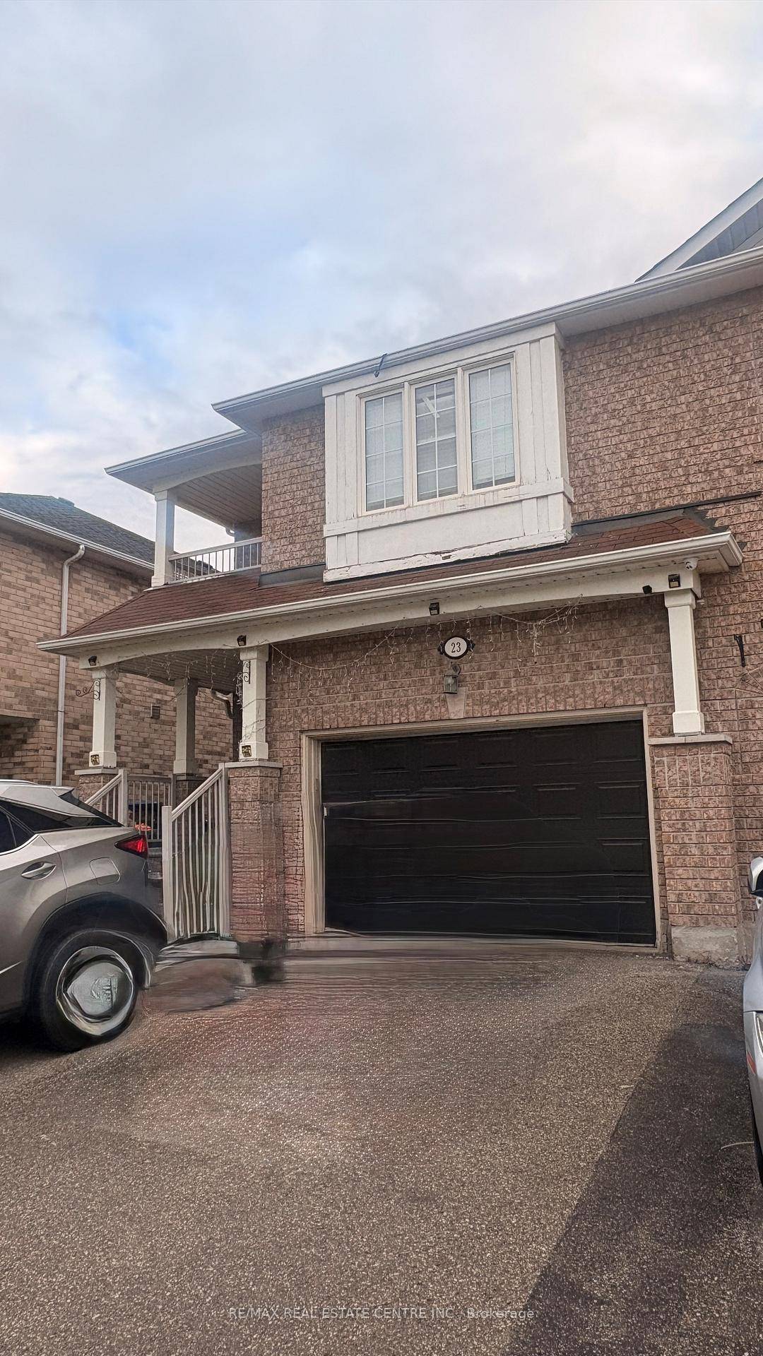 Welcome 23 Capistro St, a beautiful 2, 300 sqft 4 2 bedroom semi detached home with double garage nestled in the desirable community of Fletcher's Meadows !