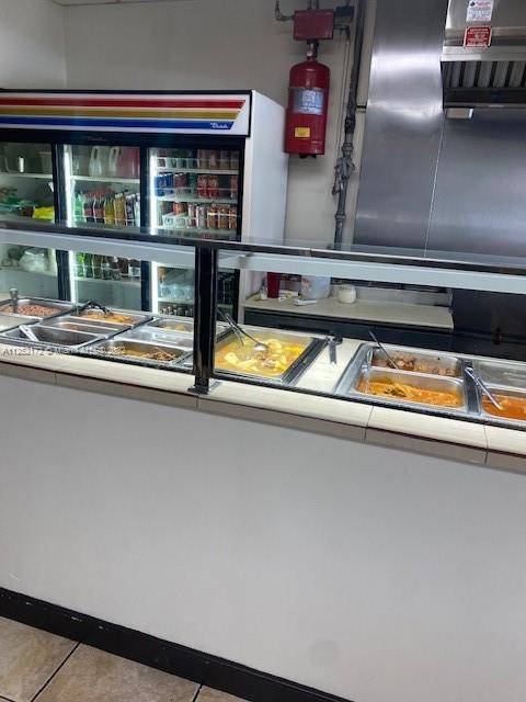 Turn Key amazing nicaraguan restaurant with extremely high visibility.