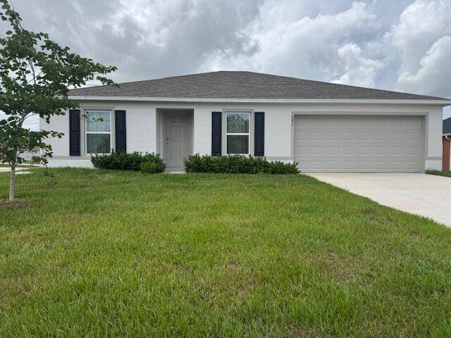 Foxtail model, Holiday Builders, built in 2024, located on a corner lot with 3 bedrooms, 2 bathrooms and 2 car garage, energy efficient appliances, inside laundry, split floor plan, light, ...