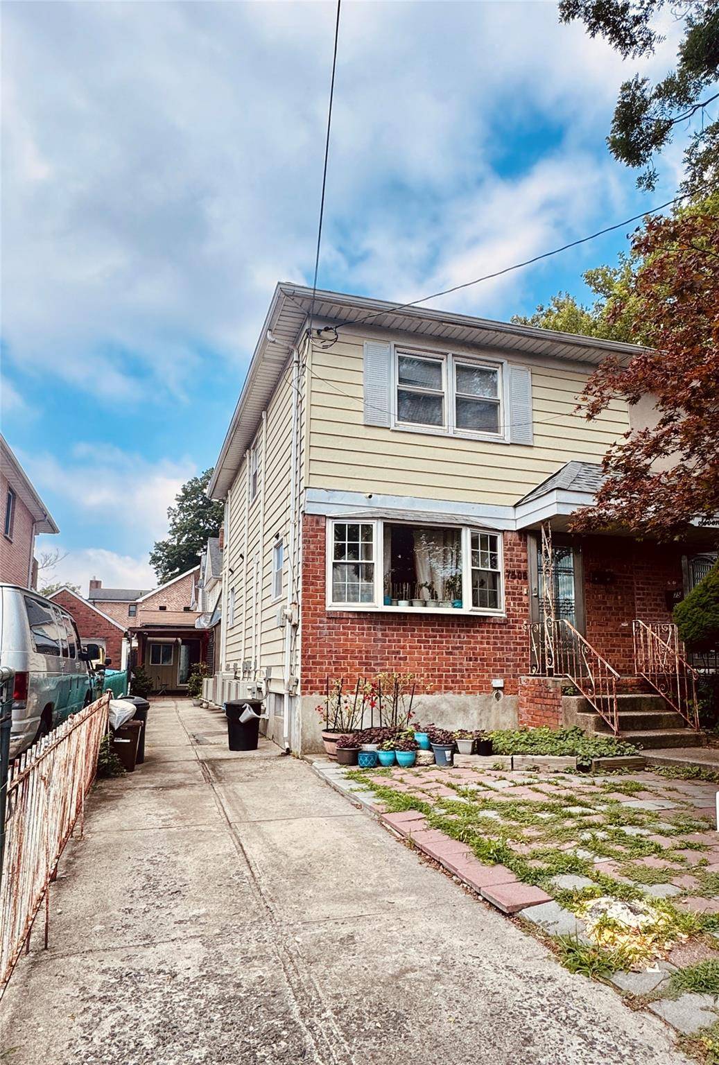Prime Location Home at Flushing Fresh Meadows Border Ideal for Living amp ; Investment !