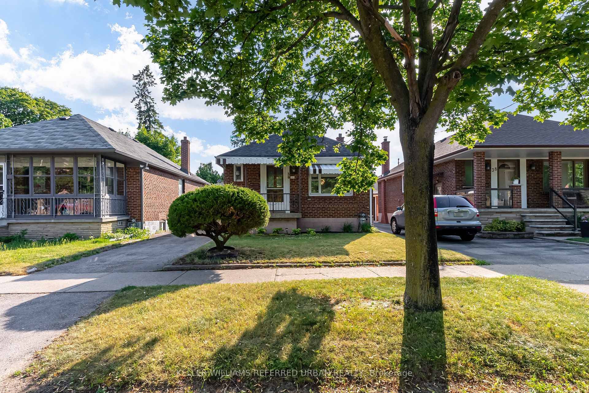 Welcome to 36 Rothsay Ave, a charming, updated detached bungalow in the heart of Stonegate Queensway.