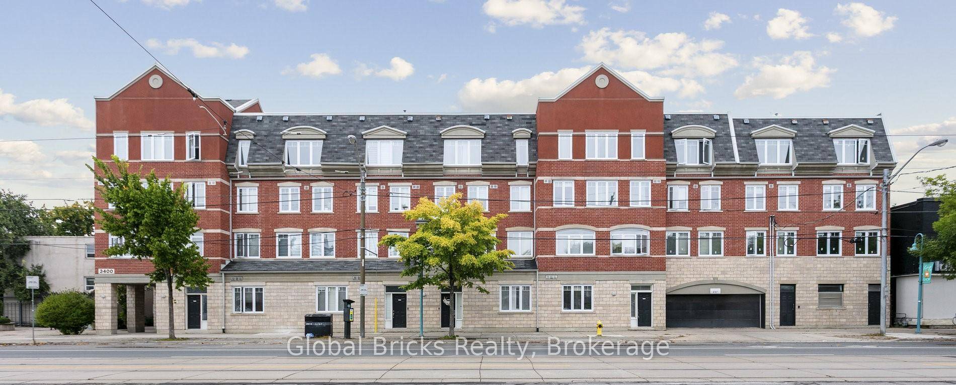 Welcome to this bright and stylish two storey condo townhouse in the heart of Long Branch.