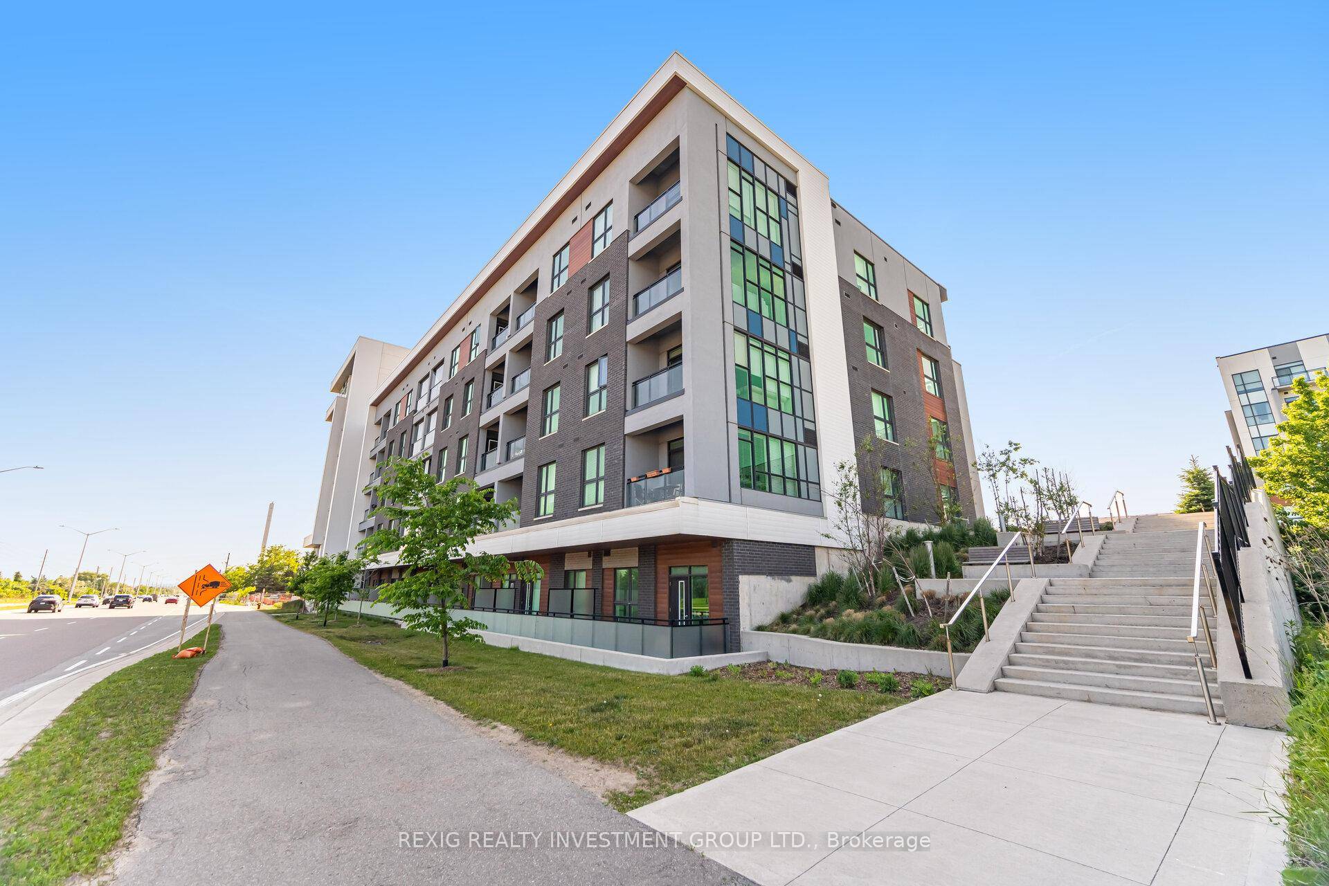 Penthouse Style Living at 5 North Condos in Oakville Welcome Home !
