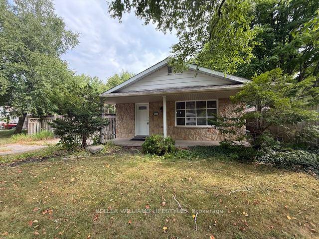 Welcome to 748 Algoma Avenue, a bright and spacious 3 1 bedroom backsplit home in the highly sought after Stoneybrook community of North London.