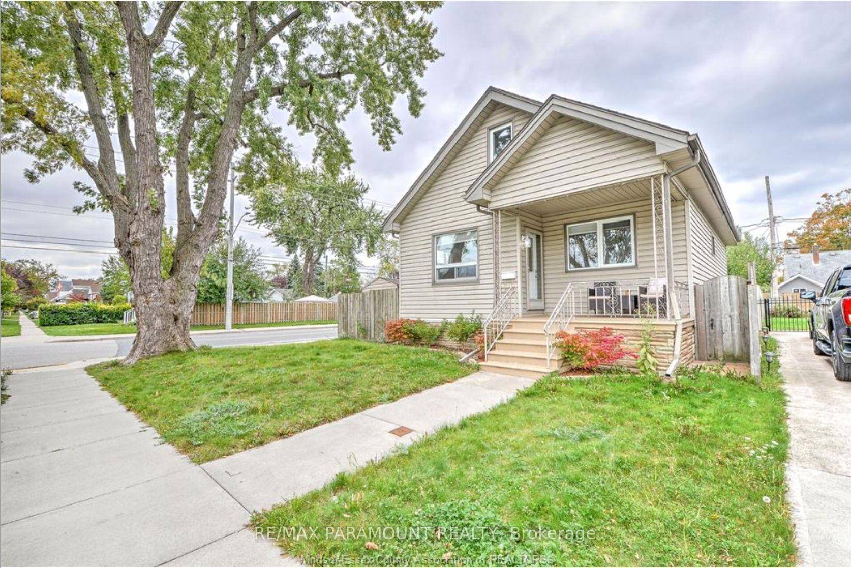 Welcome to this delightful 3 bedroom plus den home, perfectly situated on a large corner lot in a quiet, family friendly neighbourhood.