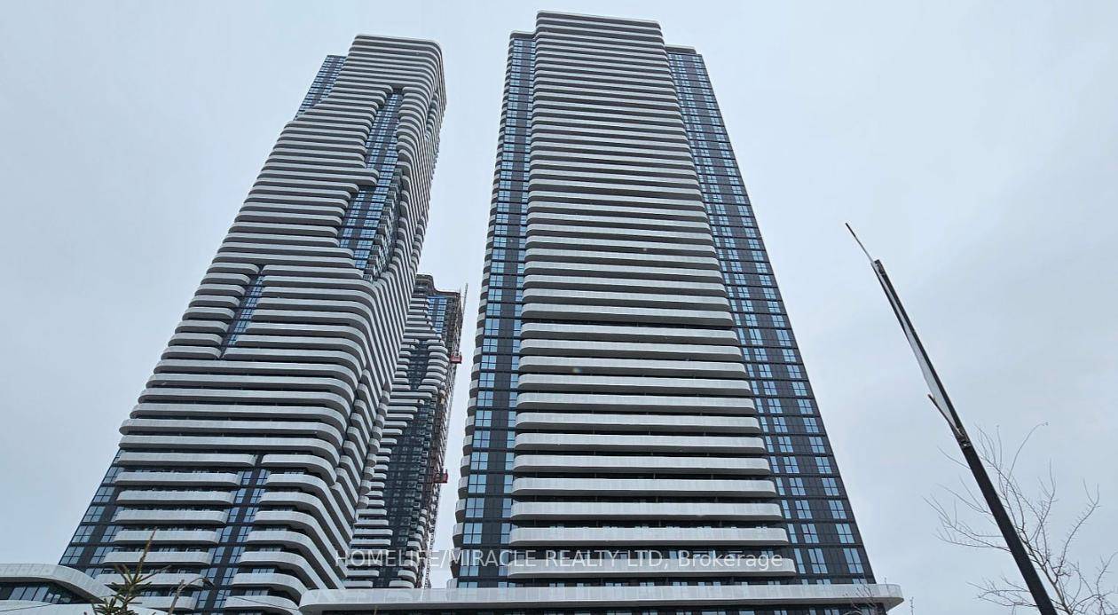 Welcome to Unit 1003 at Festival Tower by Menkes, an elevated lifestyle experience in the heart of the Vaughan Metropolitan Centre !