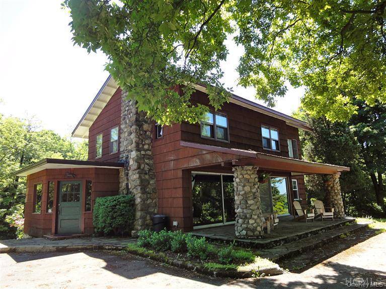 Spectacular Hudson river views, beautiful grounds, in ground pool and total privacy.