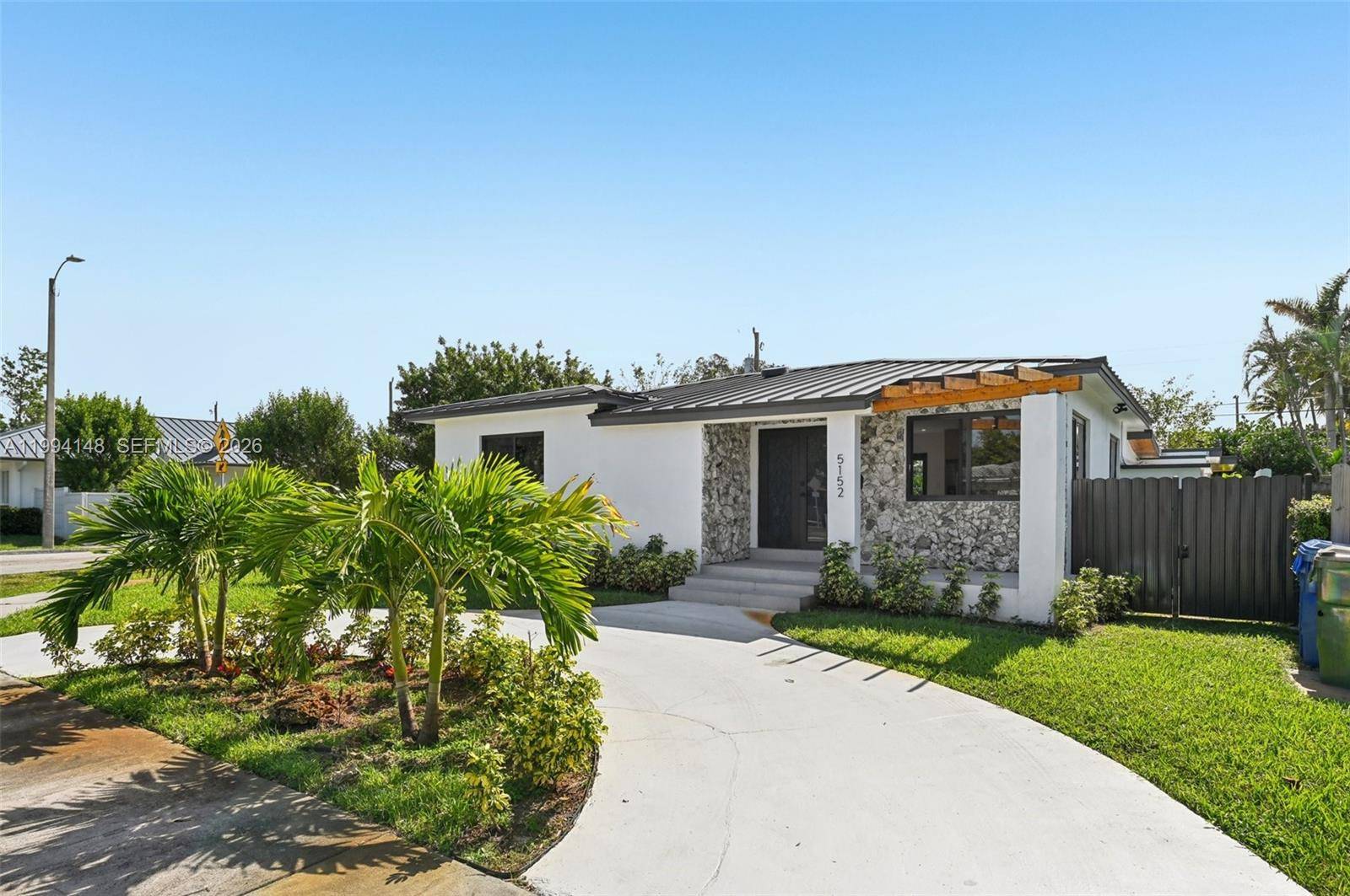 Prime Income Property Investor Opportunity Coral Gables Area Excellent income producing investment in the Coral Gables area.