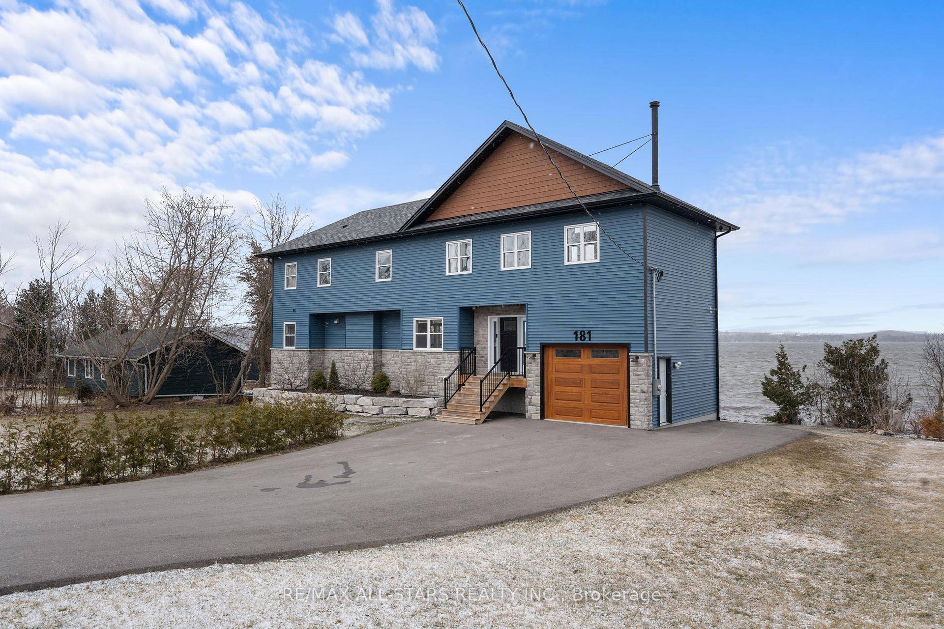Tranquil waterfront living on the shores of Lake Scugog in the friendly community of Caesarea !