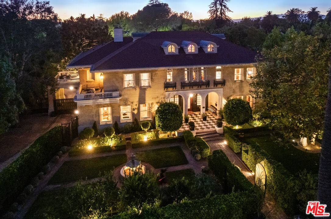 601 S Windsor Blvd 8BR Hancock Park La