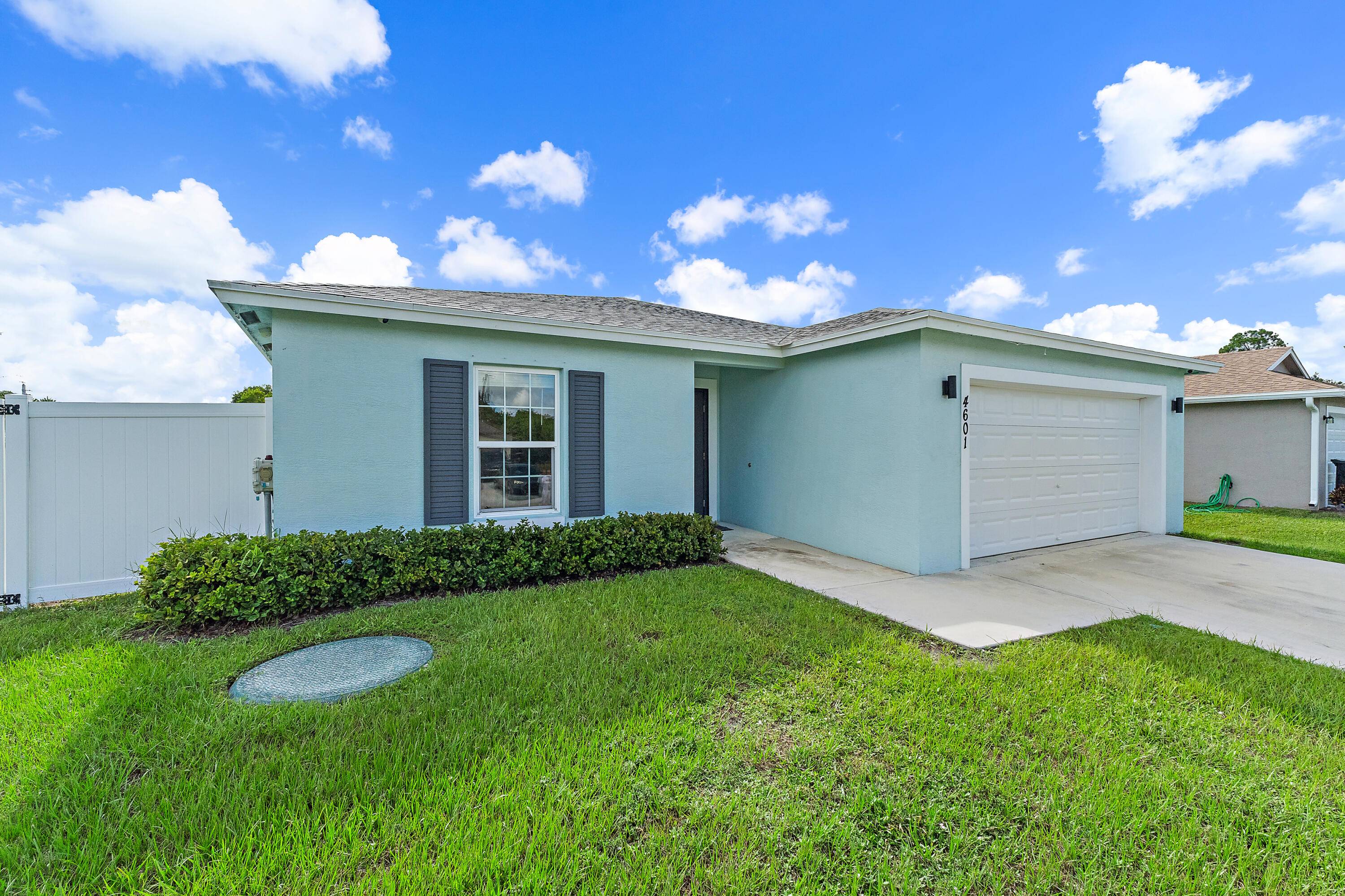 Welcome Home to this beautiful 2022 built spacious split floor plan with 4 bedrooms, 2 bathrooms, and modern finishes throughout.