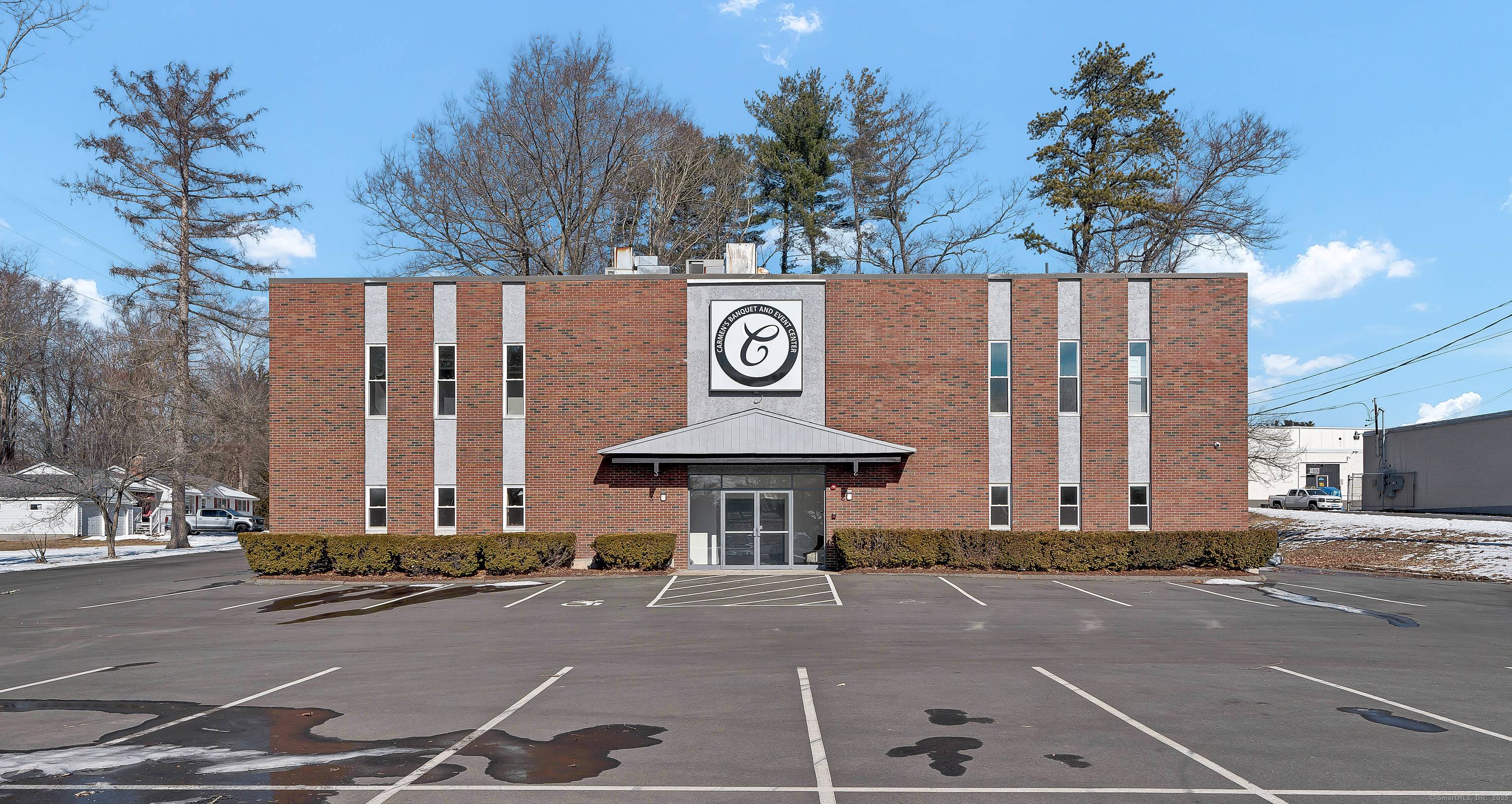 Fully renovated commercial building, currently set up as a Banquet Event venue, get ready to host your catered events here, multiple size function rooms available for weddings, baby showers, awards ...
