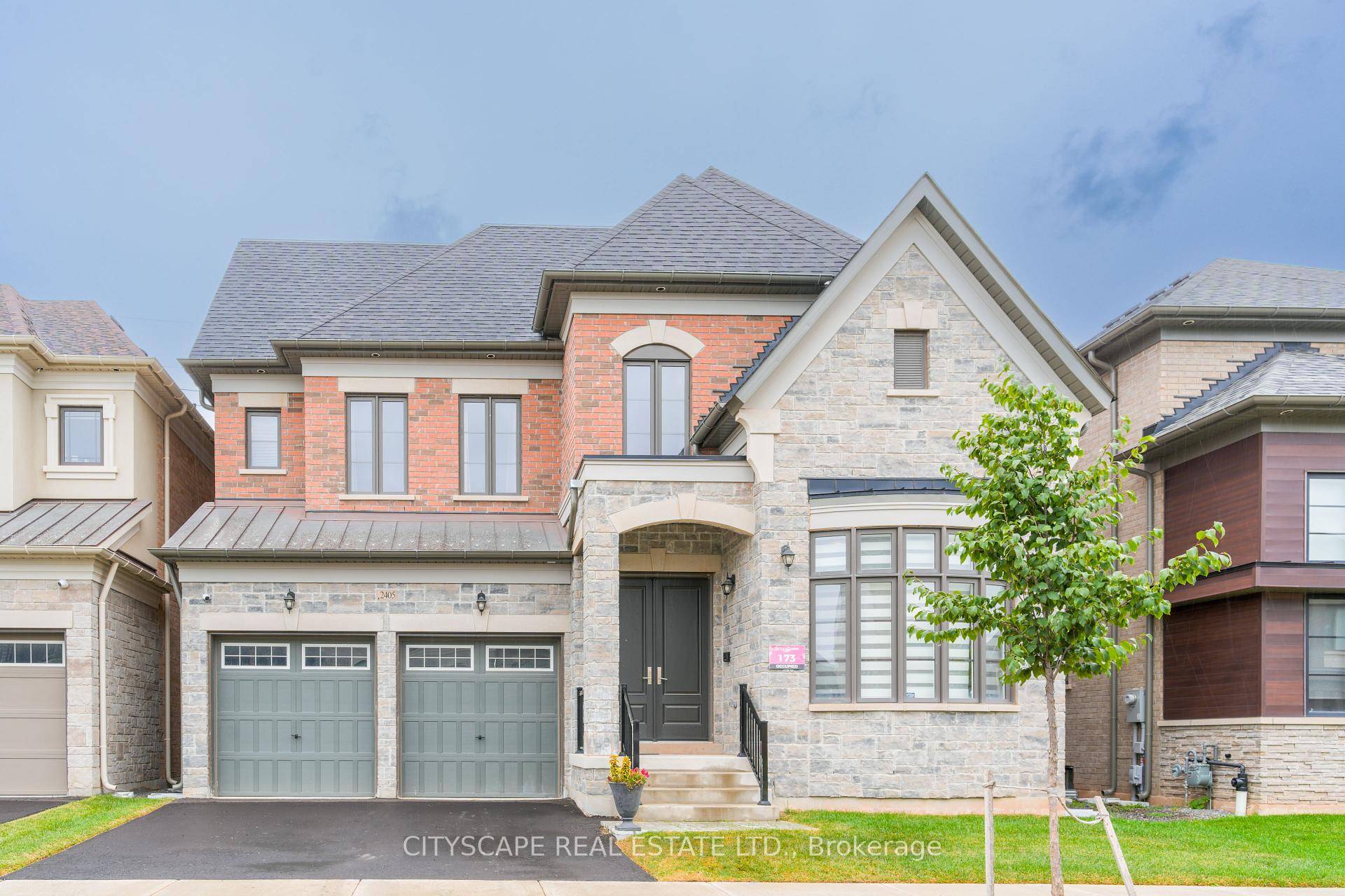 Nestled in Glen Abbey Encore this luxurious yet modern 7 bed 7 washroom, 2 car garage home is a rare find.