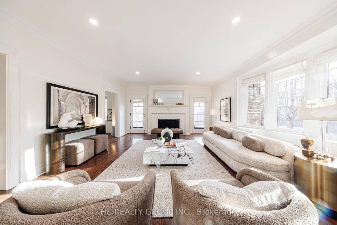 39 Glengowan Rd offers a rare blend of ravine side tranquility and refined living.