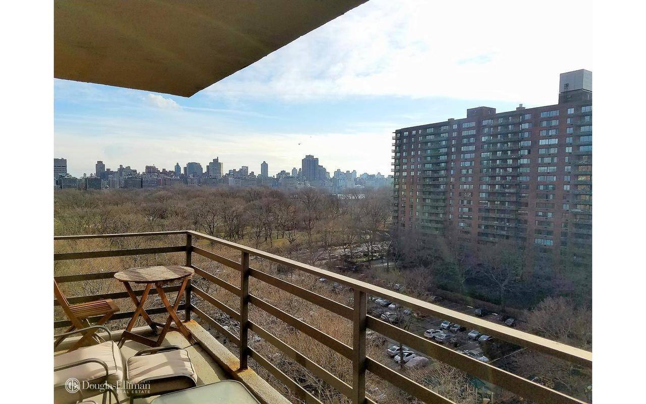 Spacious 1 bedroom, 1 bathroom apartment located near Central Park and all the finest things the Upper West Side has to offer.