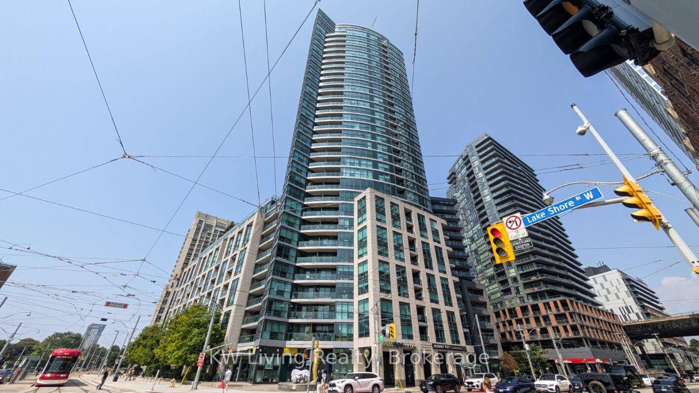 Move right into this fully furnished 1 Bedroom, 1 Bathroom condo at Malibu at Waterfront.