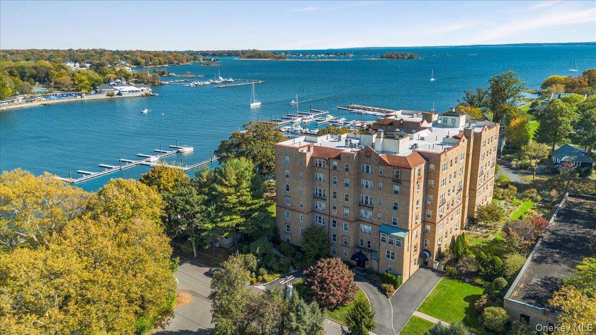 Waterfront large 2br Orienta Point condo with water views !