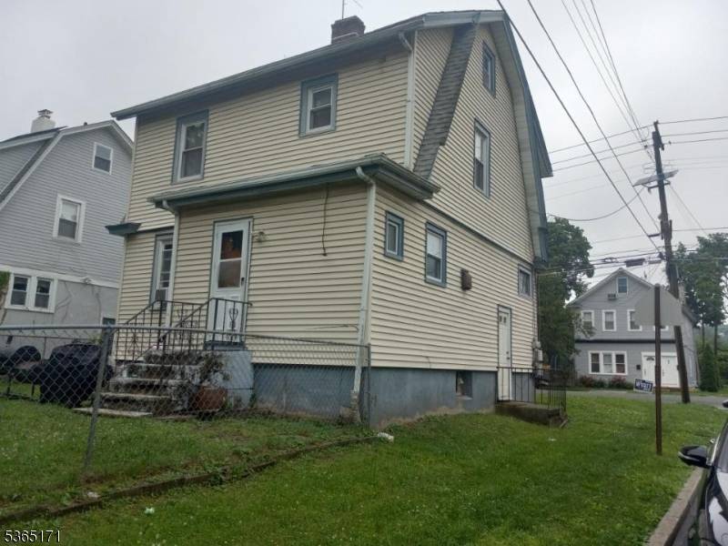 Colonial Home 3 Bedrooms 1.