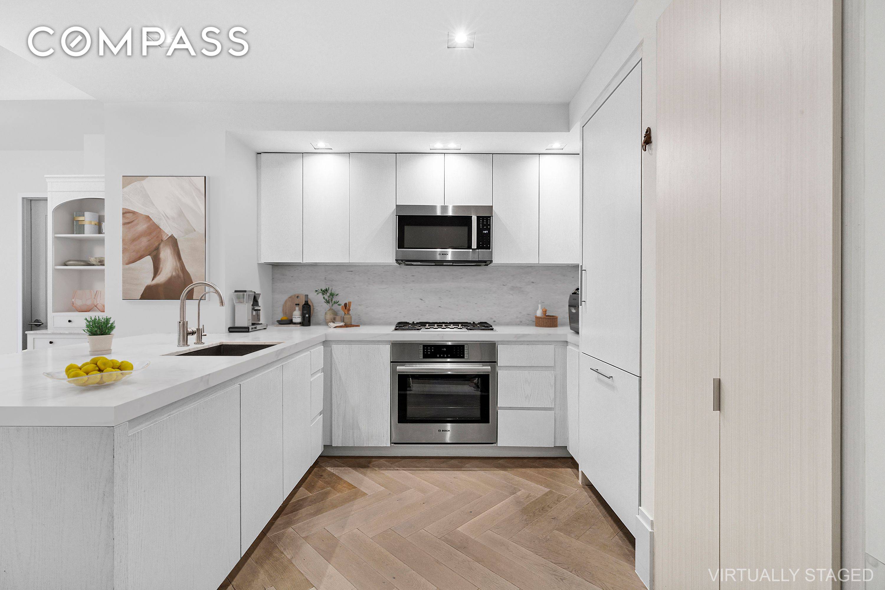 Discover an exquisite living experience in the heart of Manhattan's prestigious Wall Street area with Residence 17A.