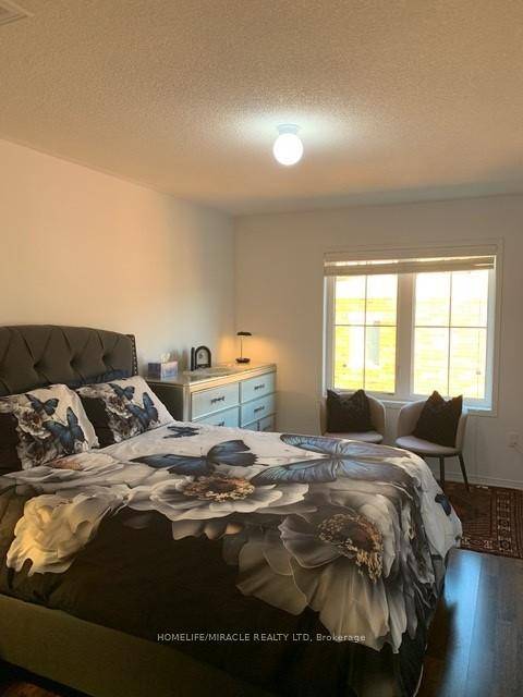 Executive style living awaits you in this tastefully decorated fully upgraded townhouse in highly desirable area of Dundas amp ; sixth line in Oakville.