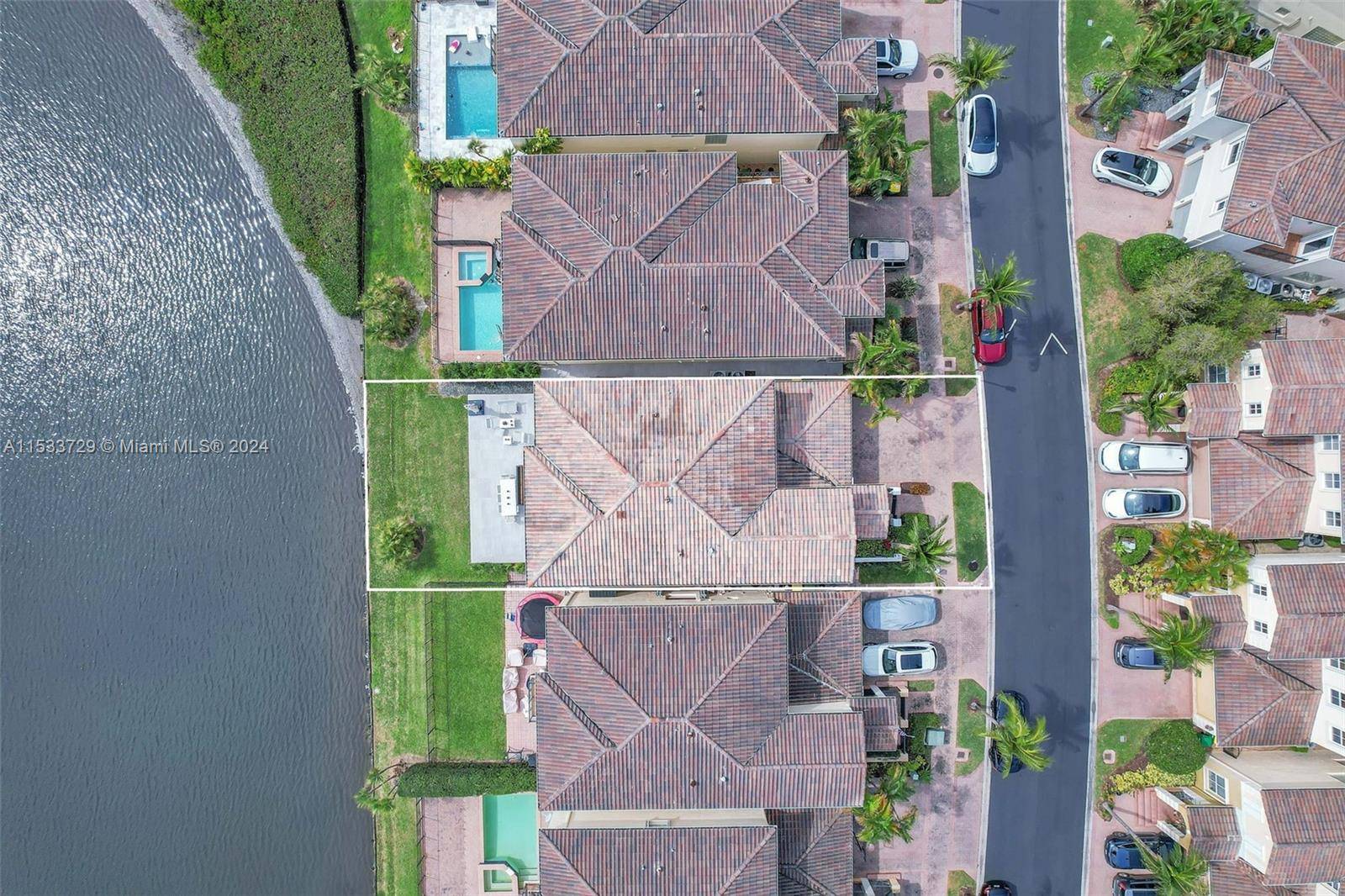 SPECTACULAR LAKEFRONT Furnished 4 Bedroom in one of Aventura's finest neighborhoods Aventura Lakes !