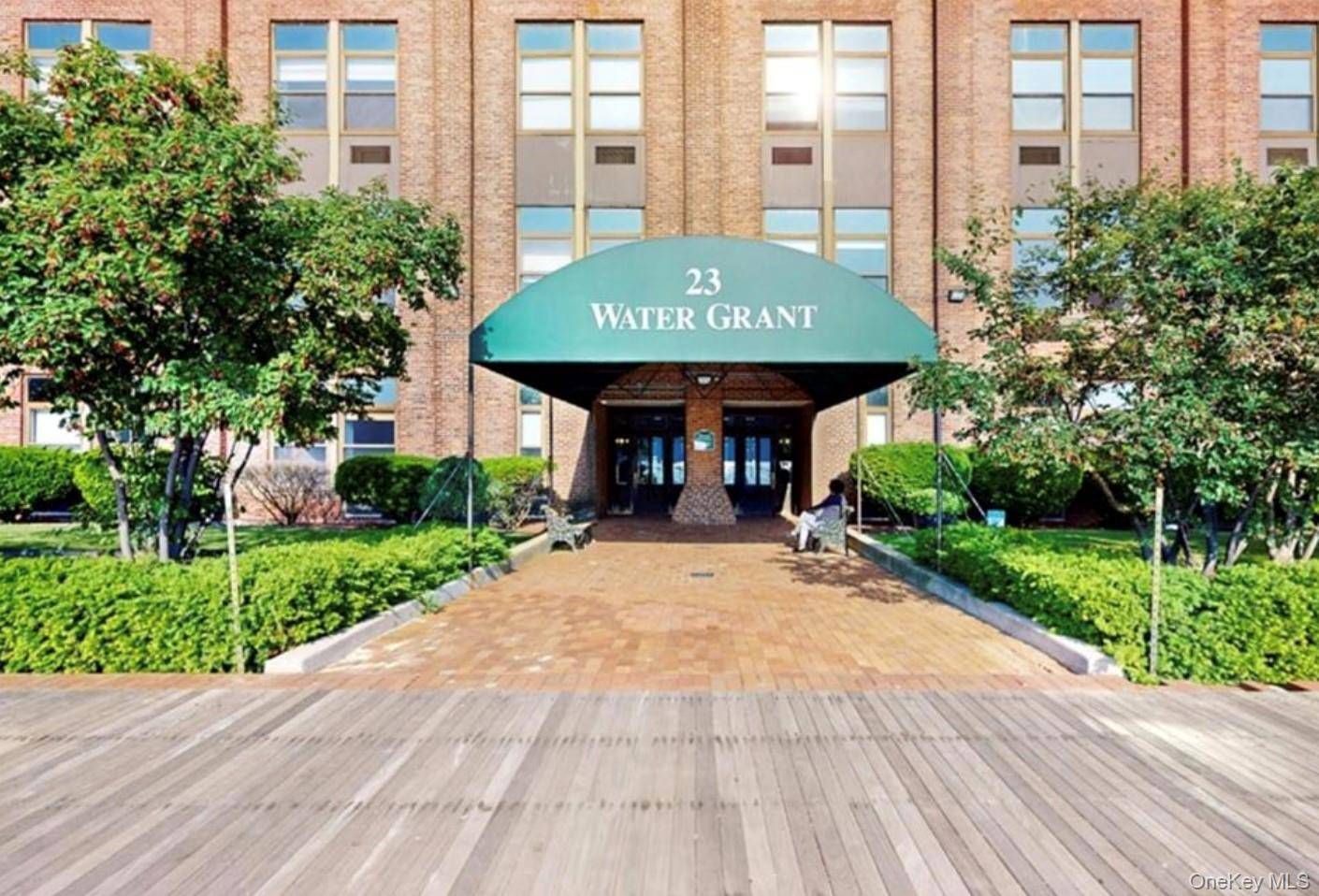 Enjoy your own private terrace with serene, uninterrupted waterfront views of the Hudson !
