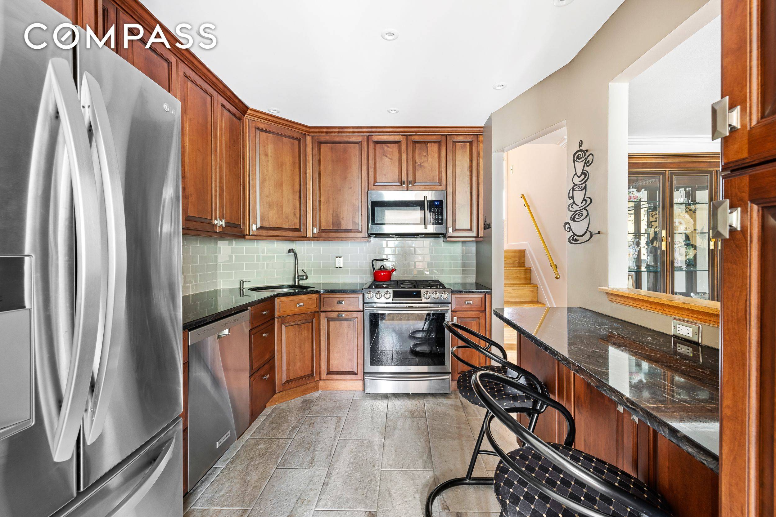Welcome to this beautifully maintained 2 bedroom, 1.