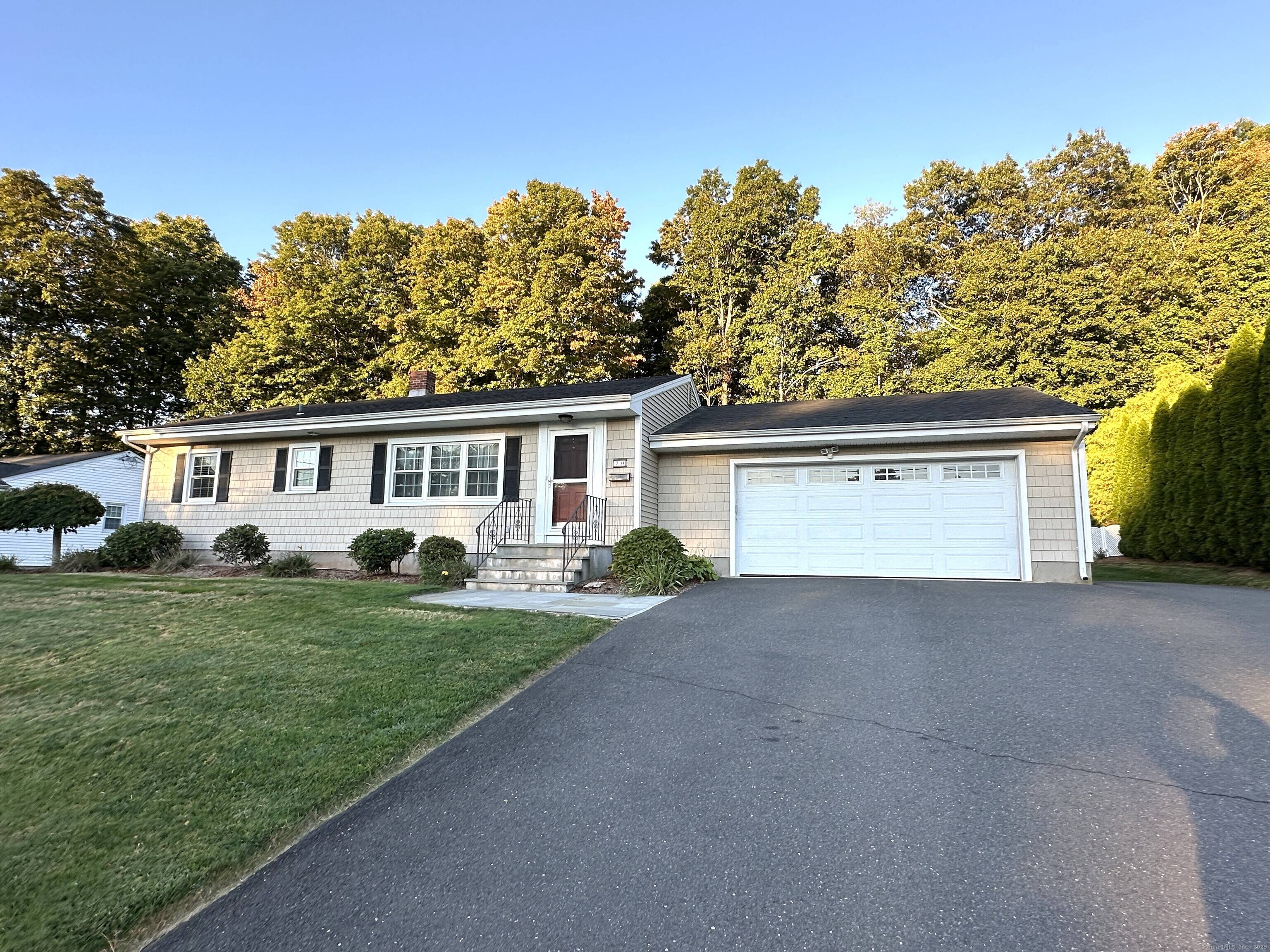 GORGEOUS 2 BEDROOM RANCH.