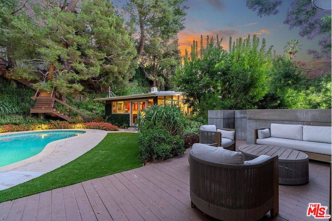 8581   Appian Way 2BR Hollywood Hills East La