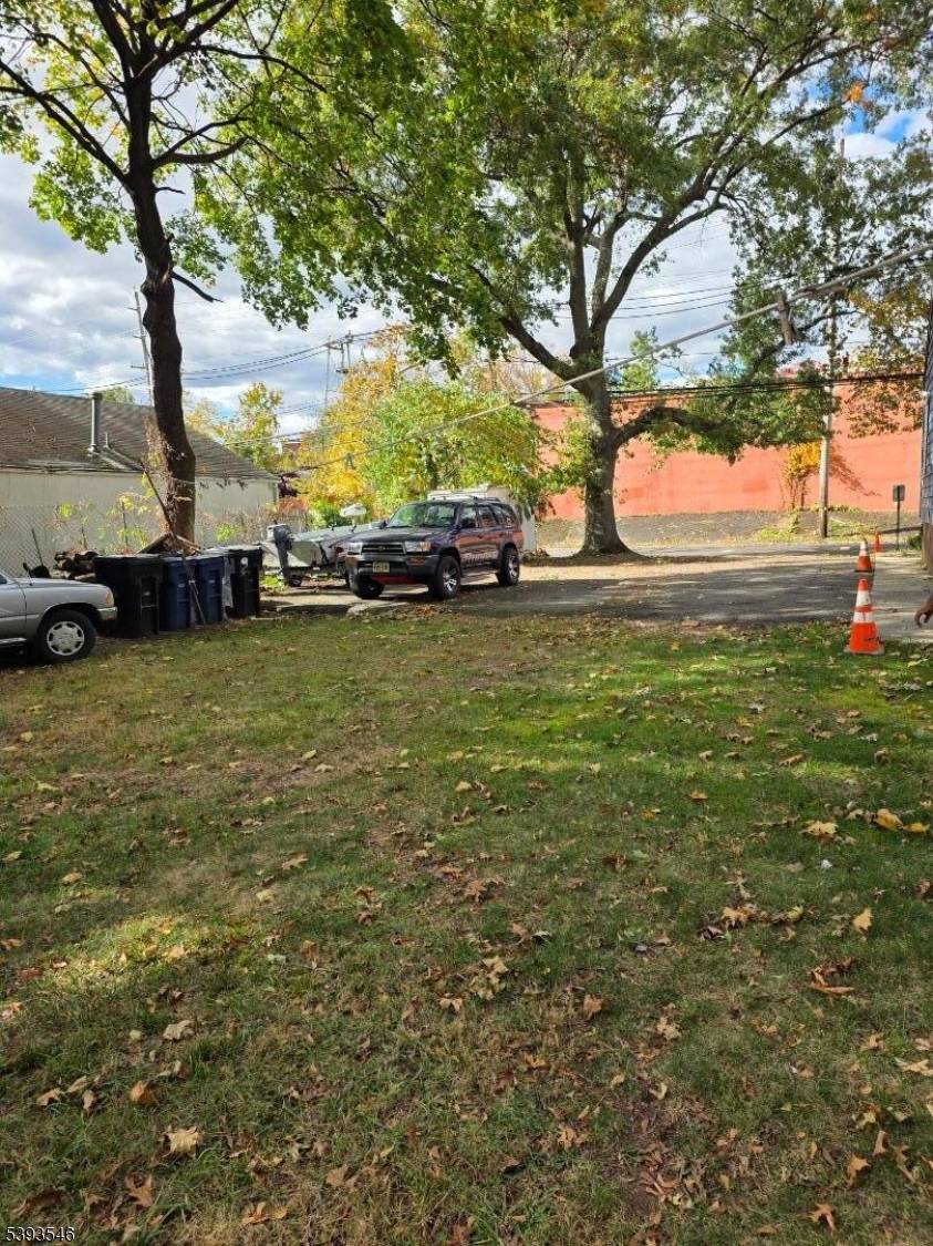 Two Family Home for SaleA large lot size for many possibilities on its use.